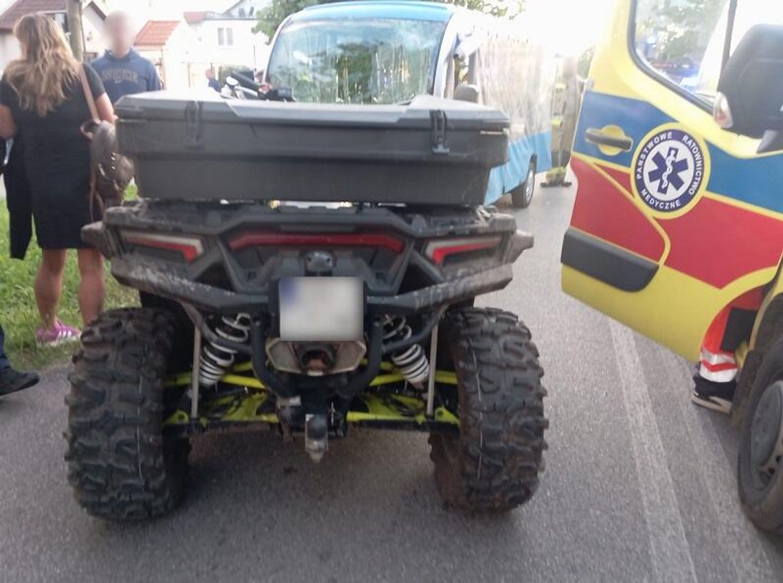 Czołowe zderzenie quada i melexa. W wyniku wypadku pięć osób trafiło do szpitala
