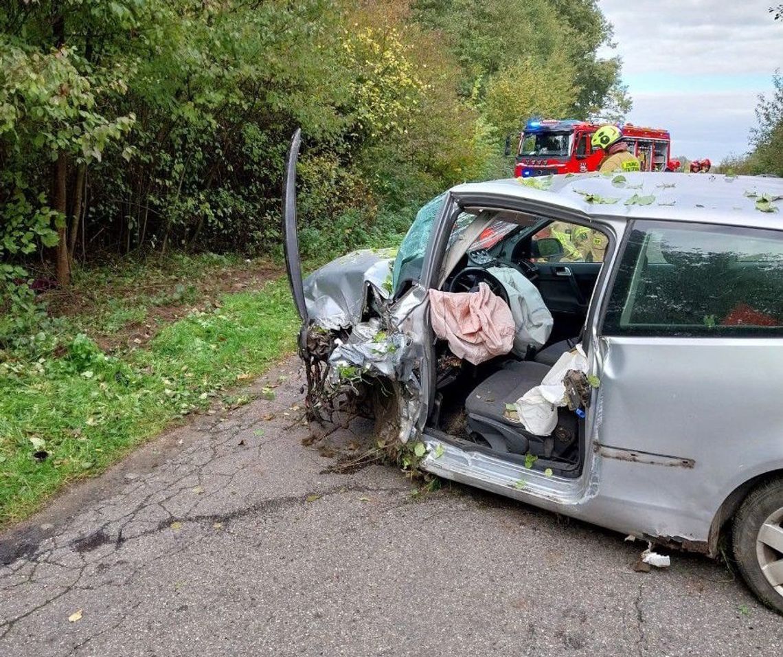 Czołowe zderzenie volkswagena i cupry. W wypadku zginął 32-letni mężczyzna