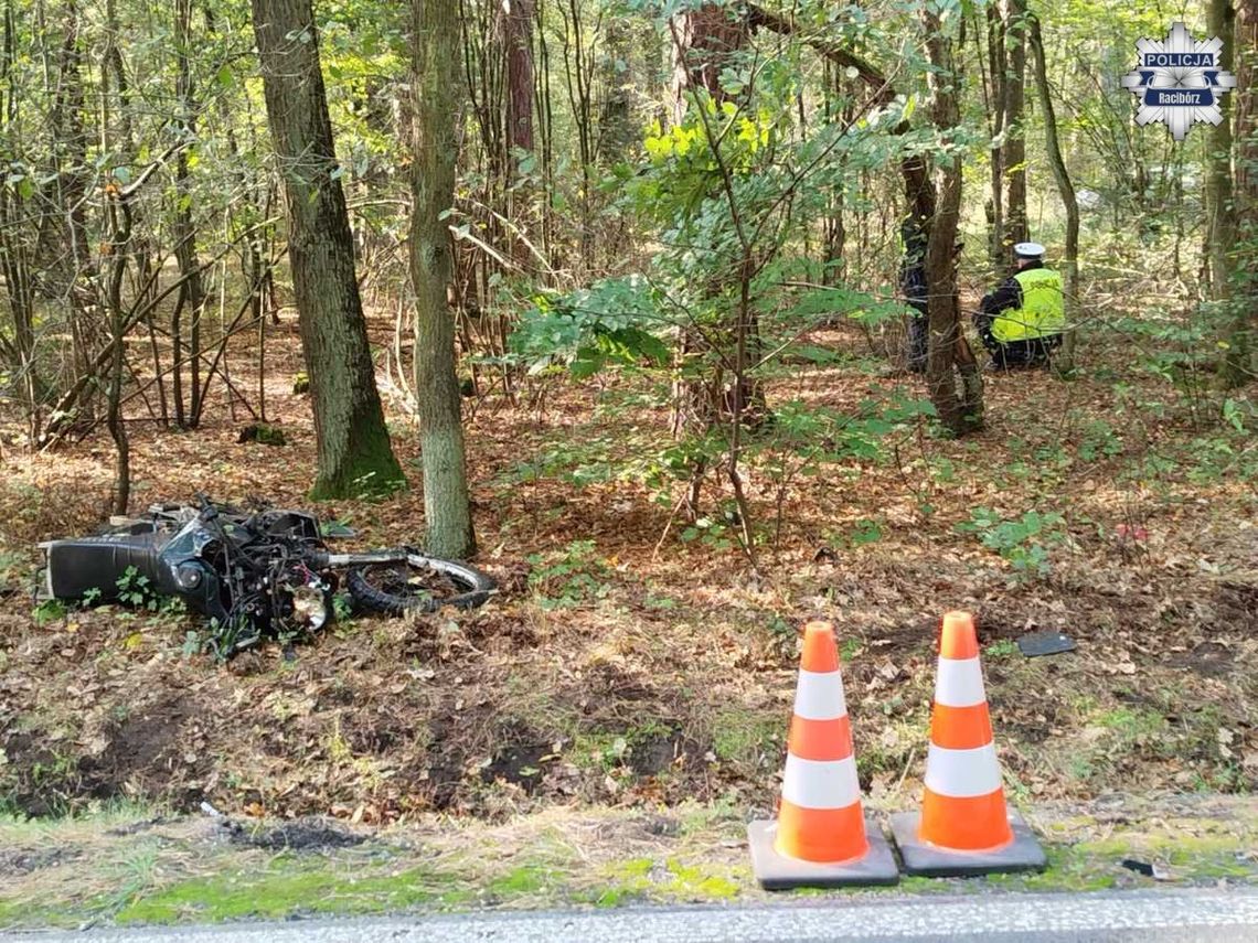 Czołowe zderzenie yamahy i ciężarowego volvo. 37-letni motocyklista zginął na miejscu
