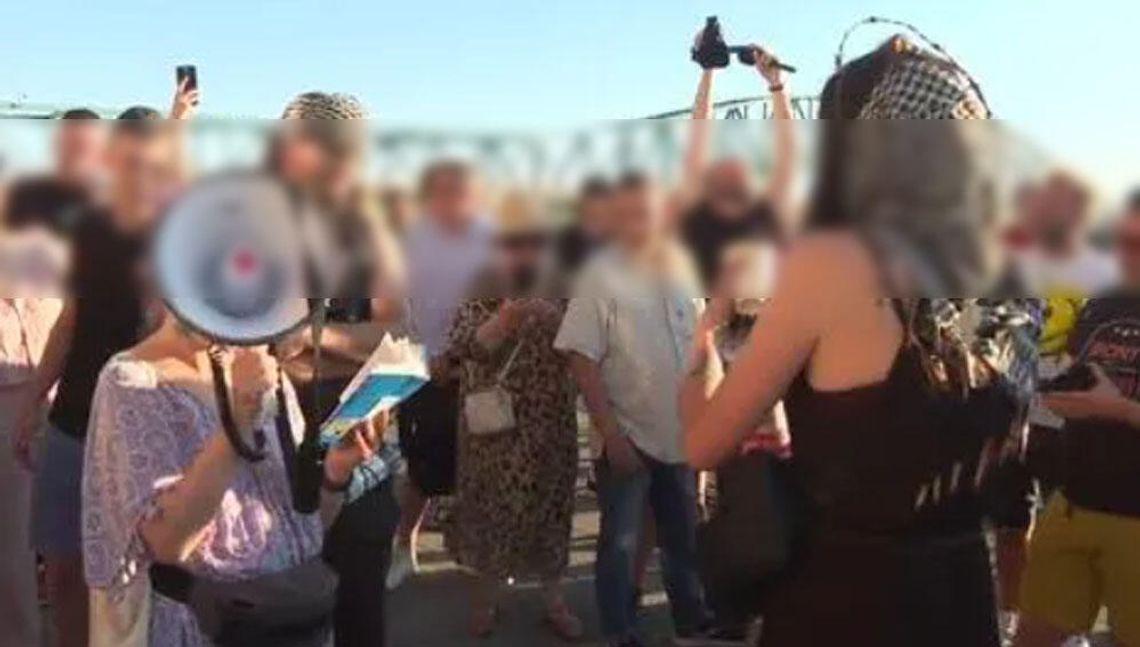 Czterech mężczyzn oskarżonych o atak na aktywistów, którzy solidaryzowali się z migrantami. Sprawa trafi do sądu Czterech mężczyzn oskarżonych o atak na aktywistów, którzy solidaryzowali się z migrantami. Sprawa trafi do sądu