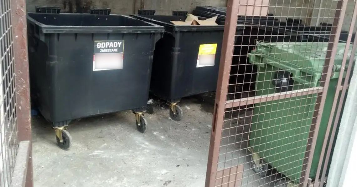 Desperacka próba ucieczki przed policjantami. 38-latek zanurkował w śmietniku, ale i tak go złapali Desperacka próba ucieczki przed policjantami. 38-latek zanurkował w śmietniku, ale i tak go złapali