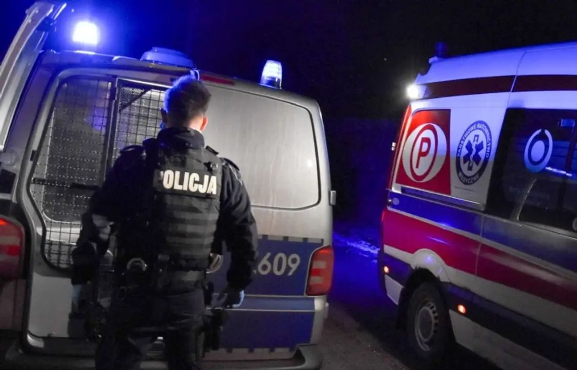 Desperat leżał na drodze i krzyczał, by go rozjechać. Kierowca ciężarówki zaalarmował policję Desperat leżał na drodze i krzyczał, by go rozjechać. Kierowca ciężarówki zaalarmował policję