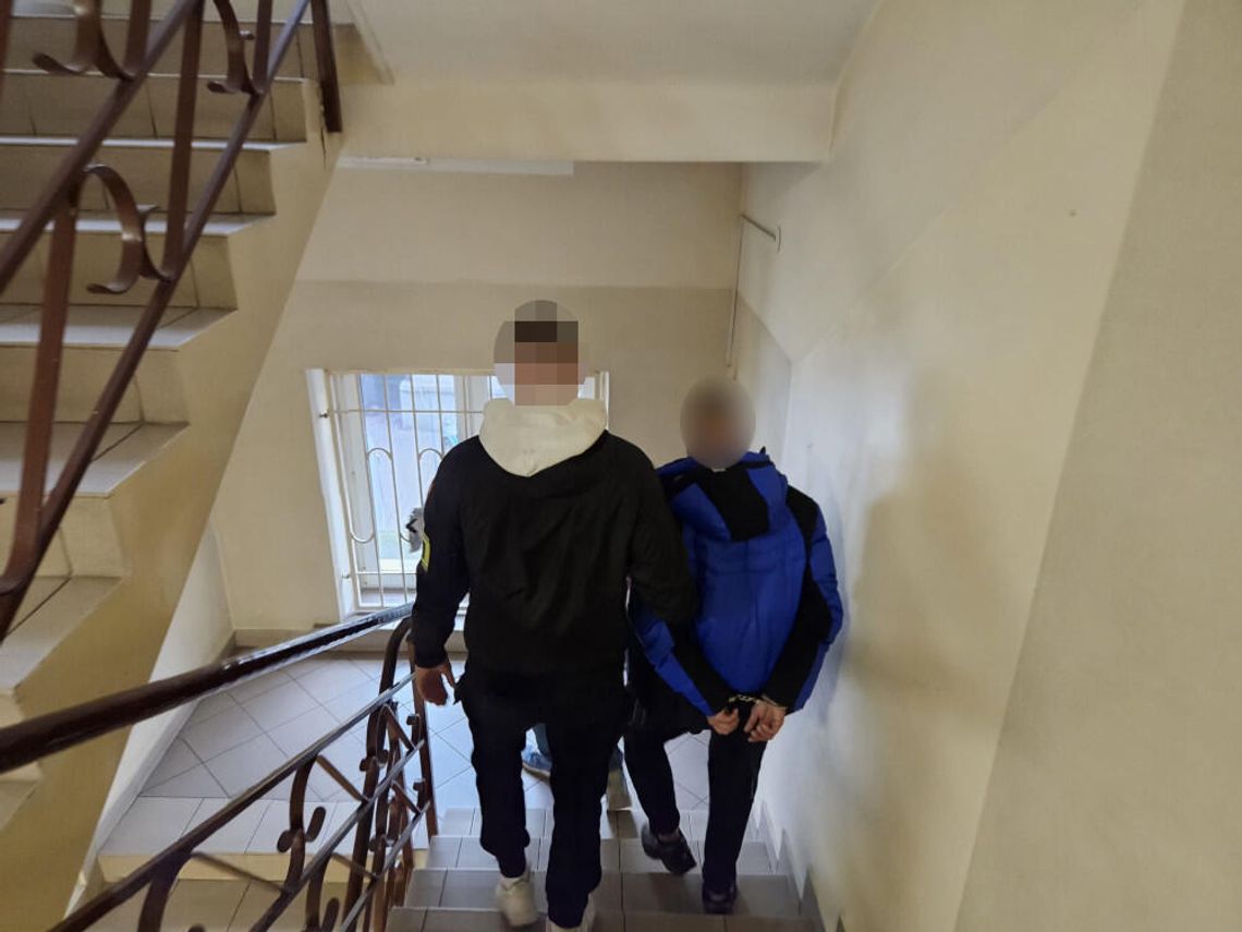 Diler-recydywista ukrywał w piwnicy 1,5 kg narkotyków. Był poszukiwany i trafił do aresztu Diler-recydywista ukrywał w piwnicy 1,5 kg narkotyków. Był poszukiwany i trafił do aresztu