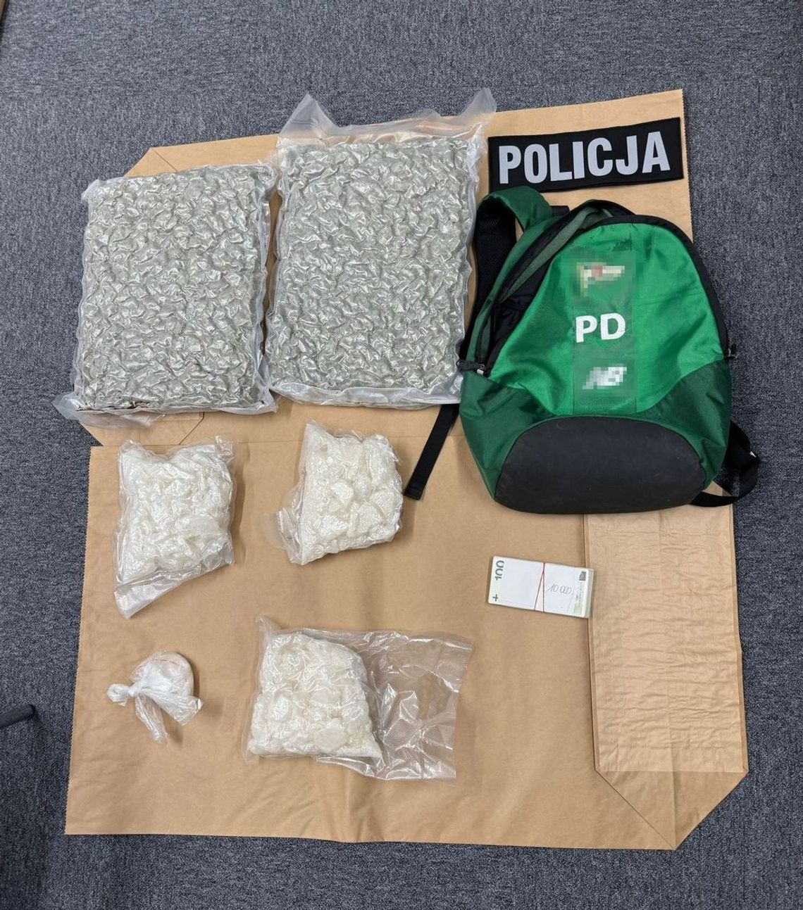 Diler ścigany europejskim listem gończym zatrzymany z kolegą. Policjanci przejęli 5,5 kg narkotyków