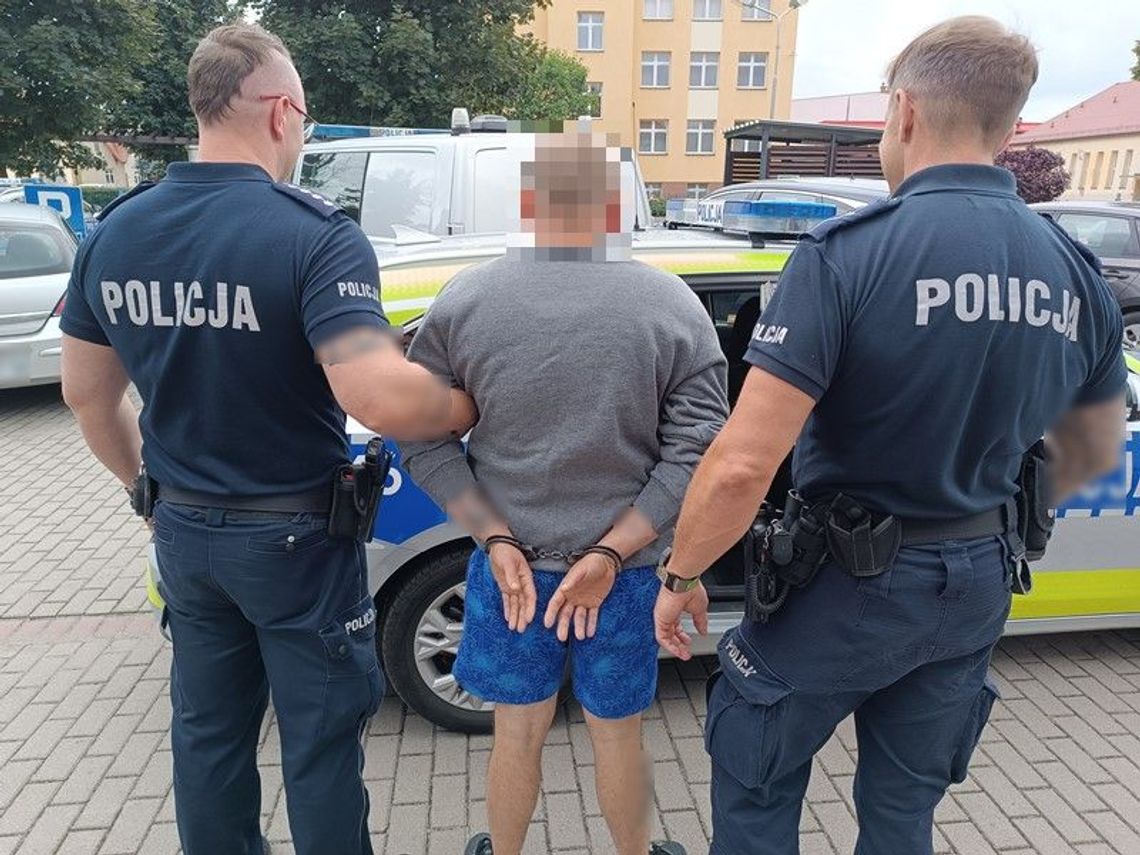 Diler wpadł, bo strzelał do znajomego z wiatrówki. W mieszkaniu miał blisko 2,5 kg narkotyków Diler wpadł, bo strzelał do znajomego z wiatrówki. W mieszkaniu miał blisko 2,5 kg narkotyków