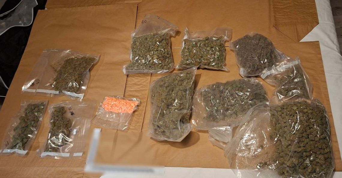 Diler wynajął apartament pod magazyn narkotyków. Marihuanę czuć było już na wejściu do lokalu