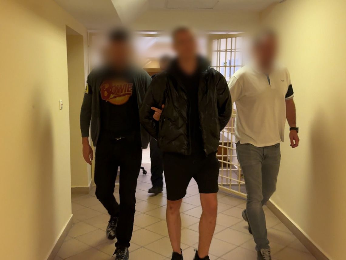 Diler zamieszczał w internecie ogłoszenia o sprzedaży narkotyków. Policjanci zatrzymali 22-latka