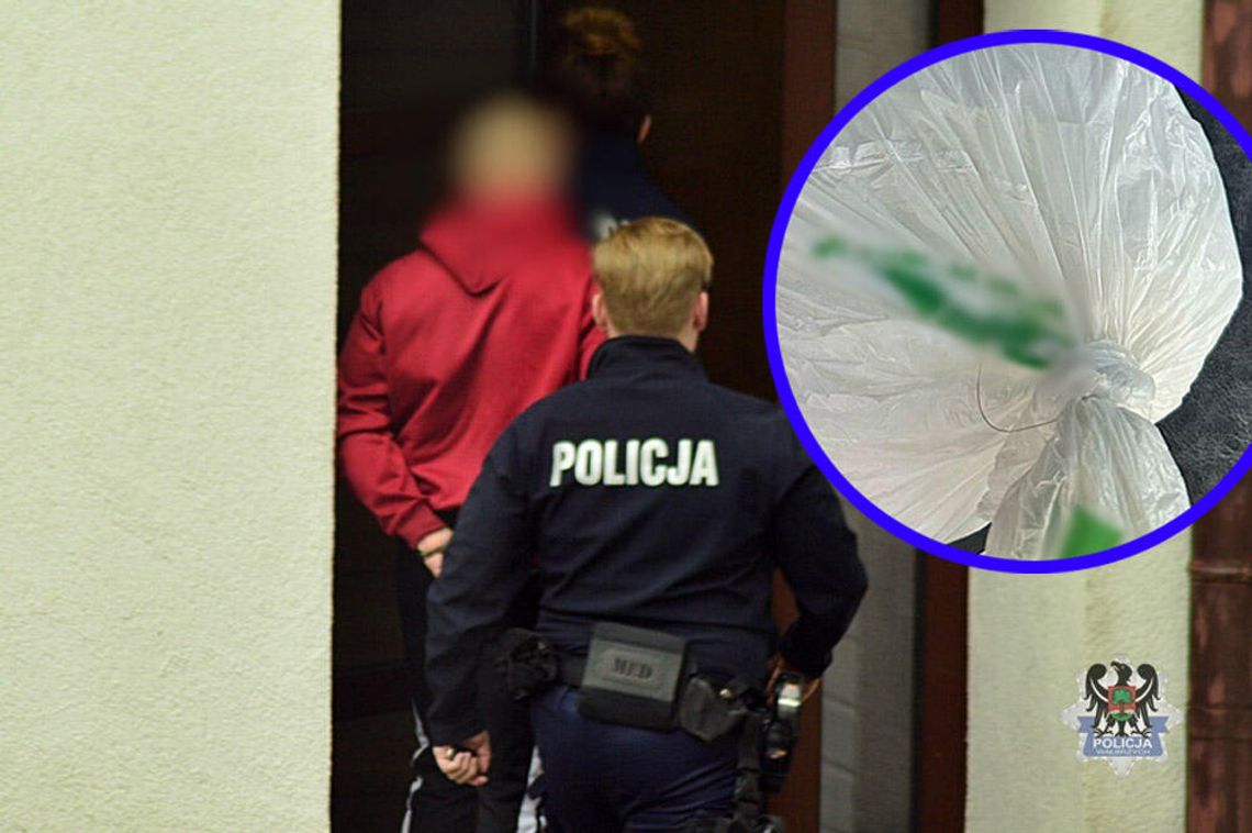 Dilerzy przewozili reklamówkę z amfetaminą. Starszy na widok policji wyskoczył z auta i uciekł