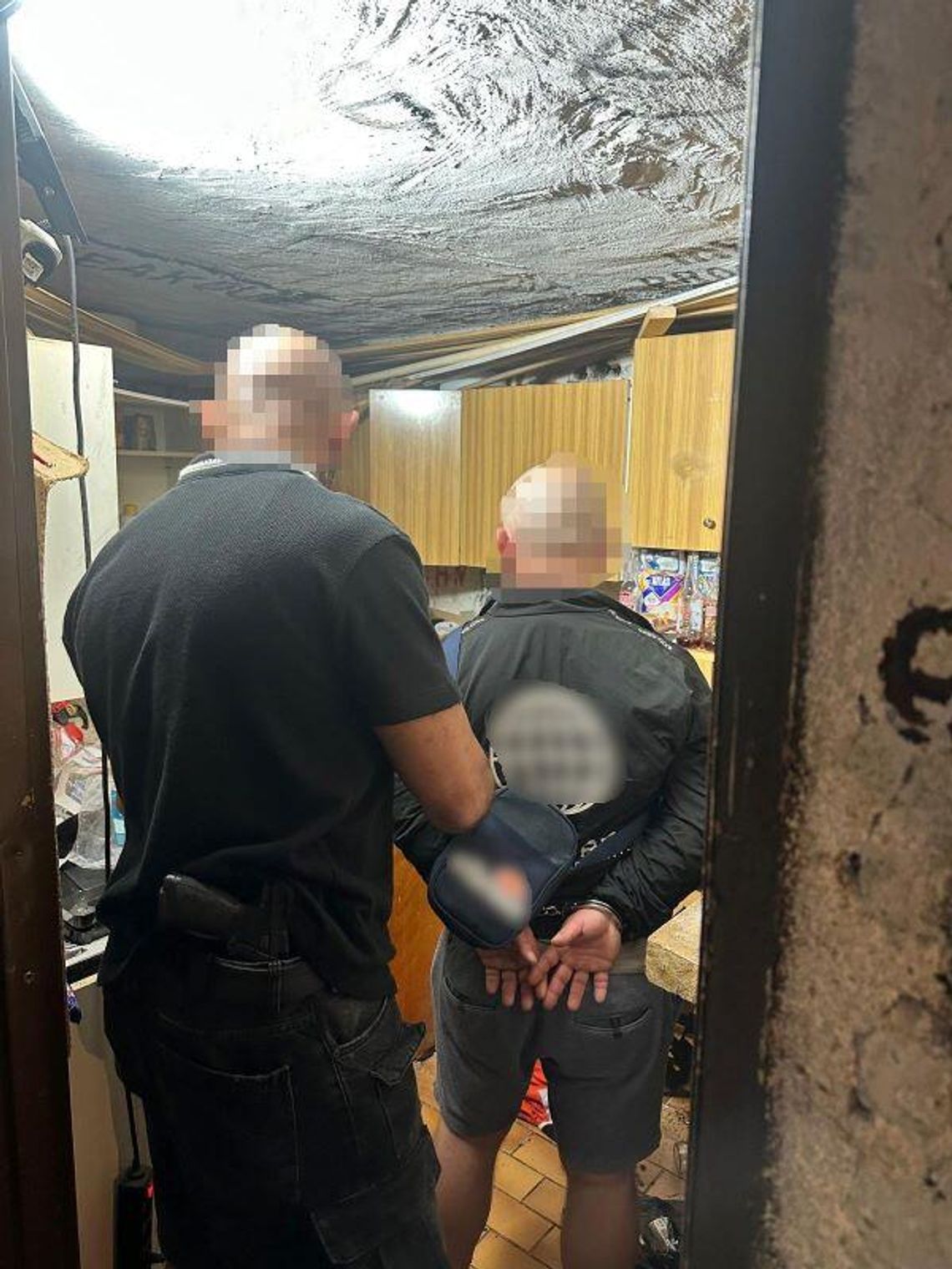 Dilujący bracia zwinięci przez policję. Jeden przyszedł odwiedzić drugiego w trakcie przeszukiwania mieszkania