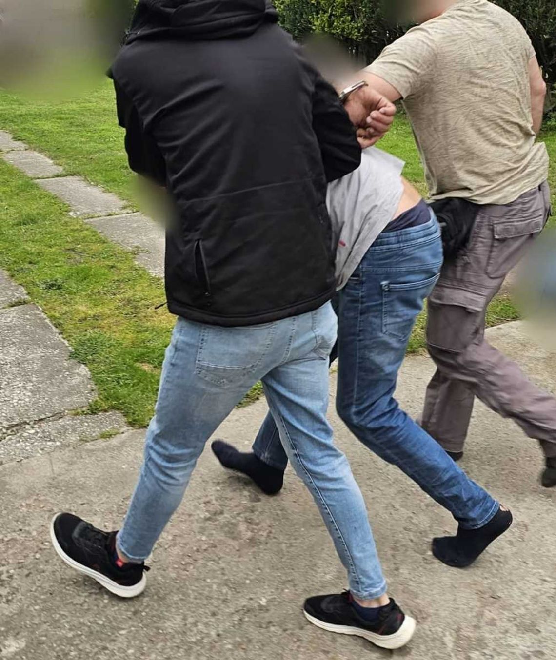 Domówka zamieniła się w horror! 37-latek zaatakował uczestnika imprezy maczetą i kijem – trafił za kraty!