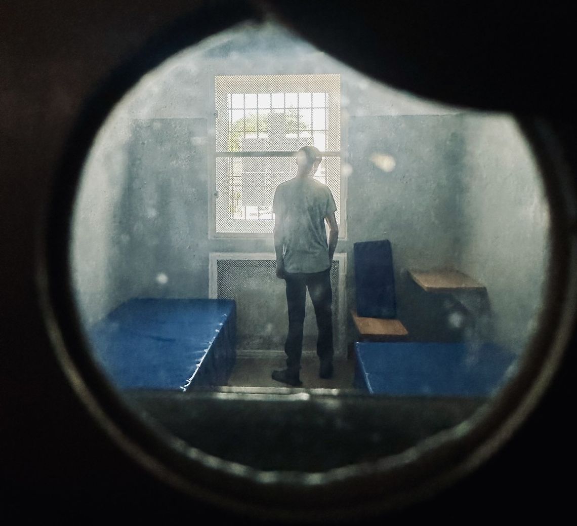 Dorosły mężczyzna udawał w internecie 13-latka i nagabywał nieletnią. Wpadł w pułapkę Dorosły mężczyzna udawał w internecie 13-latka i nagabywał nieletnią. Wpadł w pułapkę