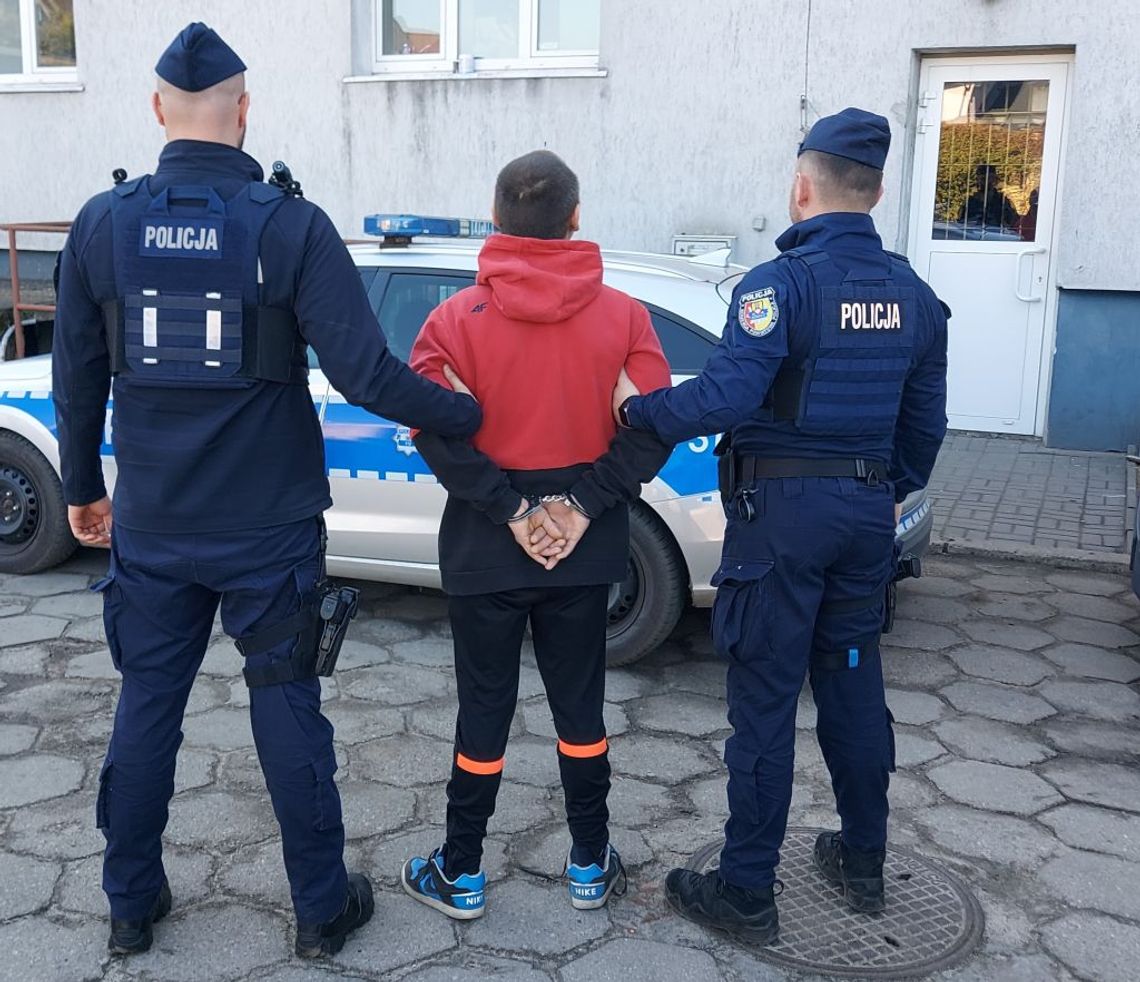 Dowiedział się, że policja była w jego mieszkaniu i znalazła „towar”. Zaczął się ukrywać