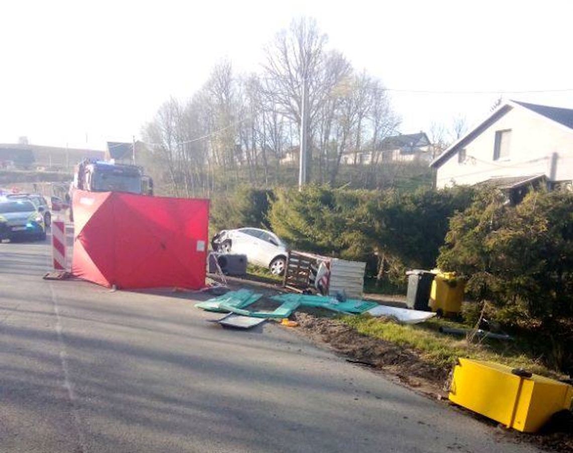 Dramat na budowie drogi. Walec staranował ogrodzenie, zginęła 24-letnia kobieta