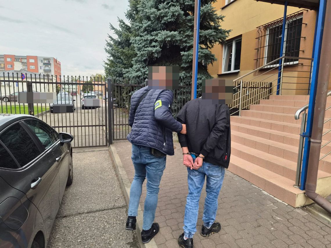 Dwa lata unikał policji. Gdy go w końcu znaleźli, nie chciał otworzyć drzwi Dwa lata unikał policji. Gdy go w końcu znaleźli, nie chciał otworzyć drzwi