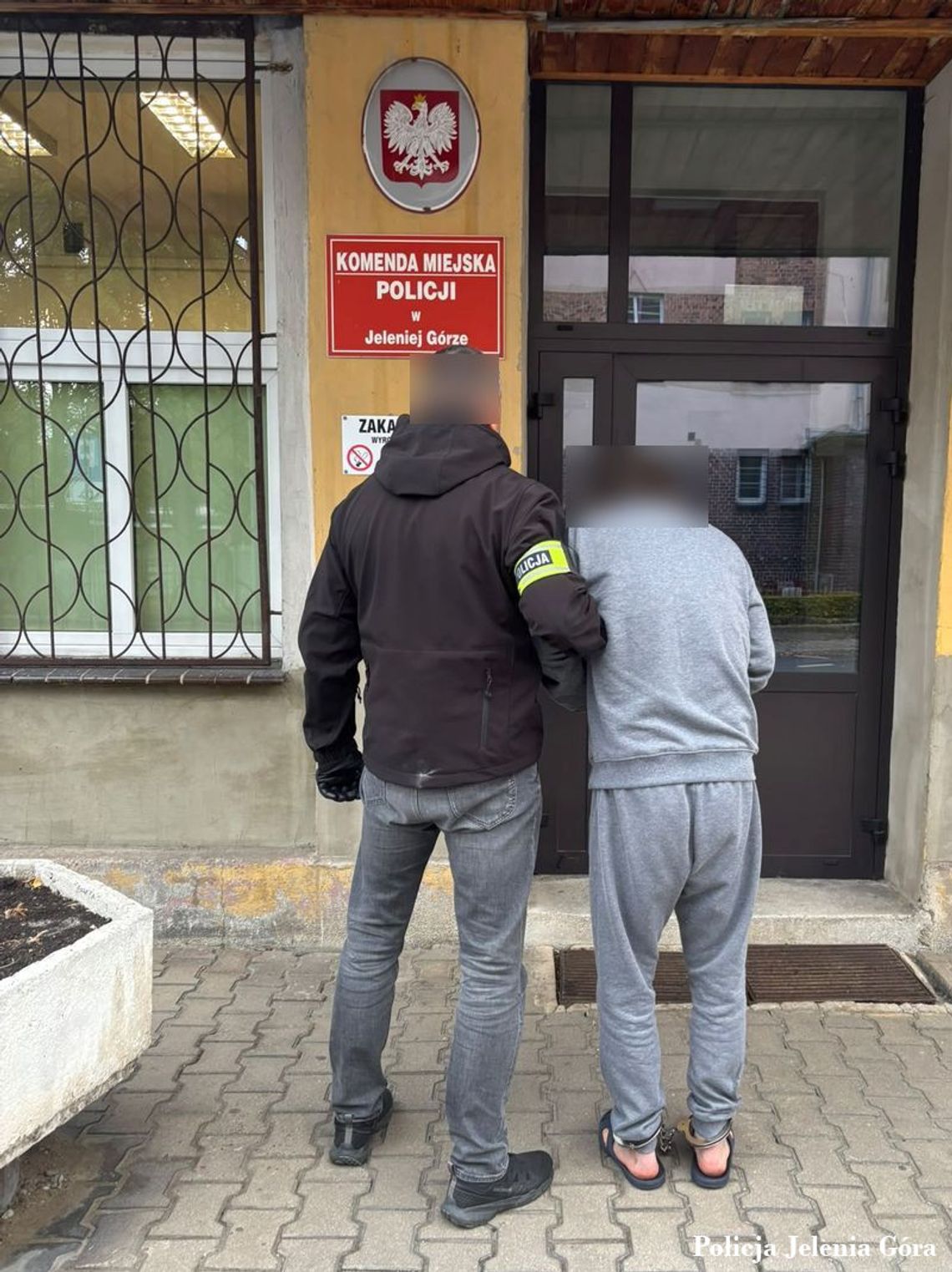 Dwaj mężczyźni pili z kobietą, potem się pokłócili. 44-latek pobił na śmierć o rok młodszego kolegę Dwaj mężczyźni pili z kobietą, potem się pokłócili. 44-latek pobił na śmierć o rok młodszego kolegę