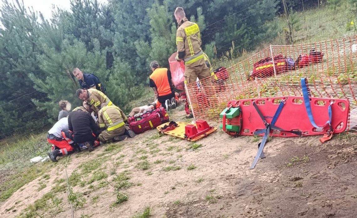 Dwie osoby ranne po wybuchu podczas rozpalania ogniska. Kobieta i mężczyzna trafili do szpitala