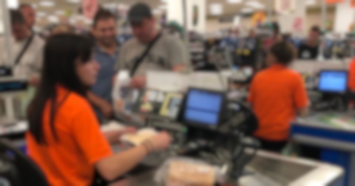 Dwie pracownice sklepu robiły lipne zwroty. Policjanci przedstawili im ponad sto zarzutów oszustwa Dwie pracownice sklepu robiły lipne zwroty. Policjanci przedstawili im ponad sto zarzutów oszustwa