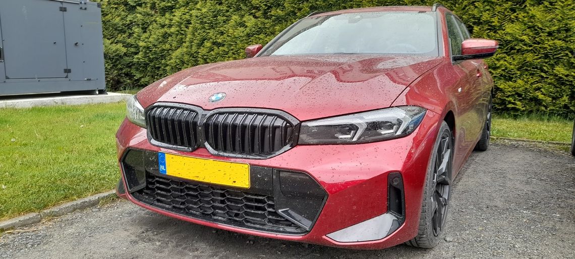 Dwóch Brytyjczyków jeździło po polskim miasteczku w bmw przywłaszczonym w Holandii. Auto jest warte 300 tysięcy zł