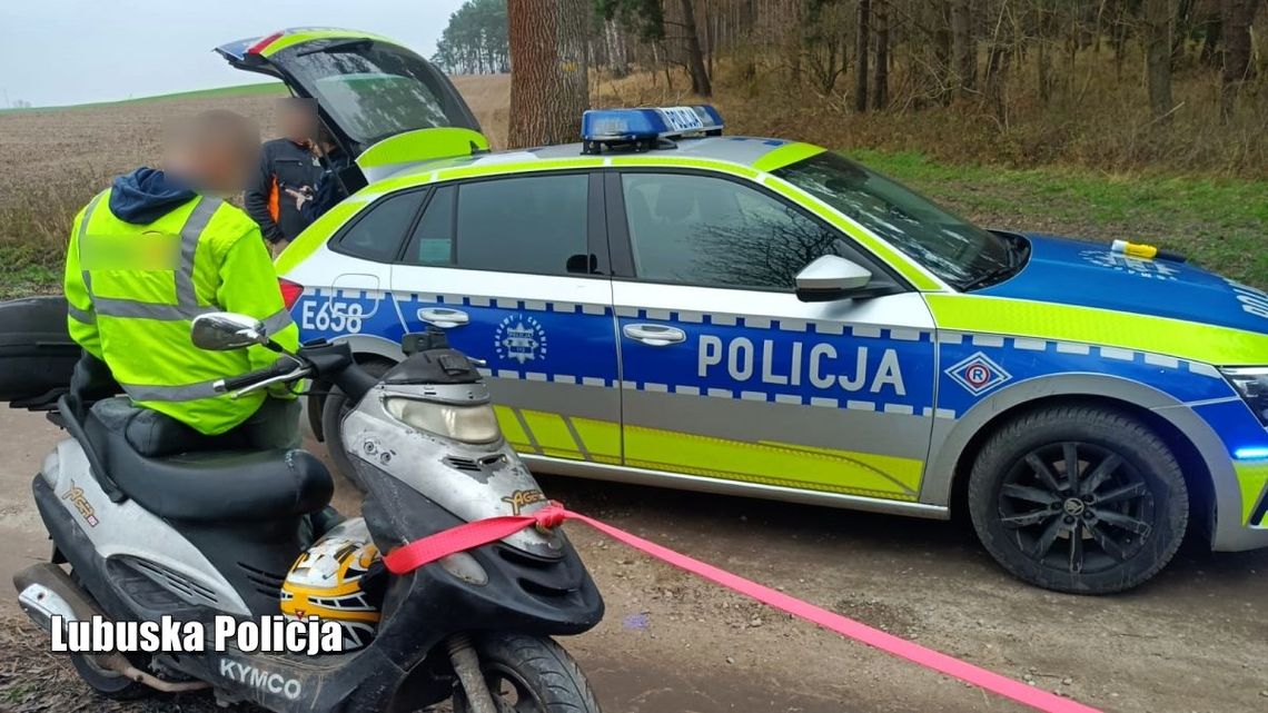 Dwóch "geniuszy" wzięło się za holowanie motoroweru na linie. Obaj po spożyciu i z zakazami