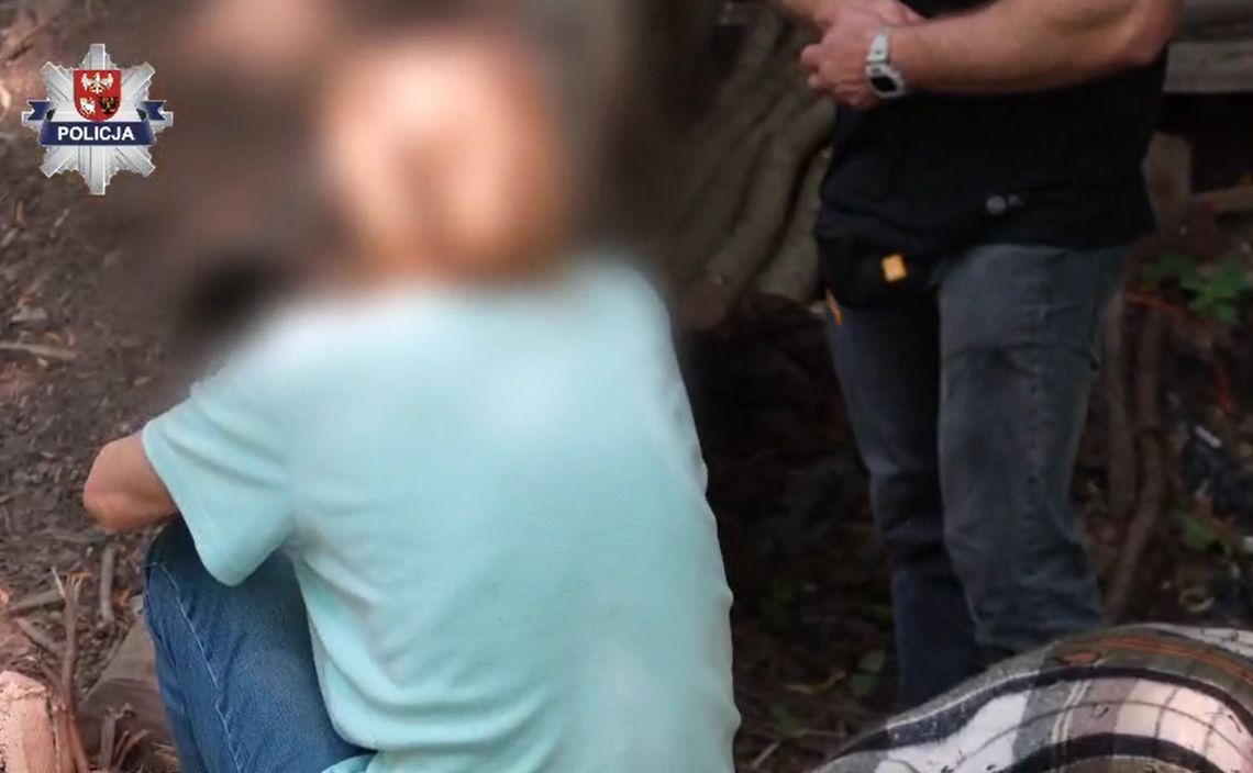 Dzieci przypadkiem odkryły ludzki szkielet. Po 20 latach zatrzymano podejrzaną o zabójstwo Dzieci przypadkiem odkryły ludzki szkielet. Po 20 latach zatrzymano podejrzaną o zabójstwo