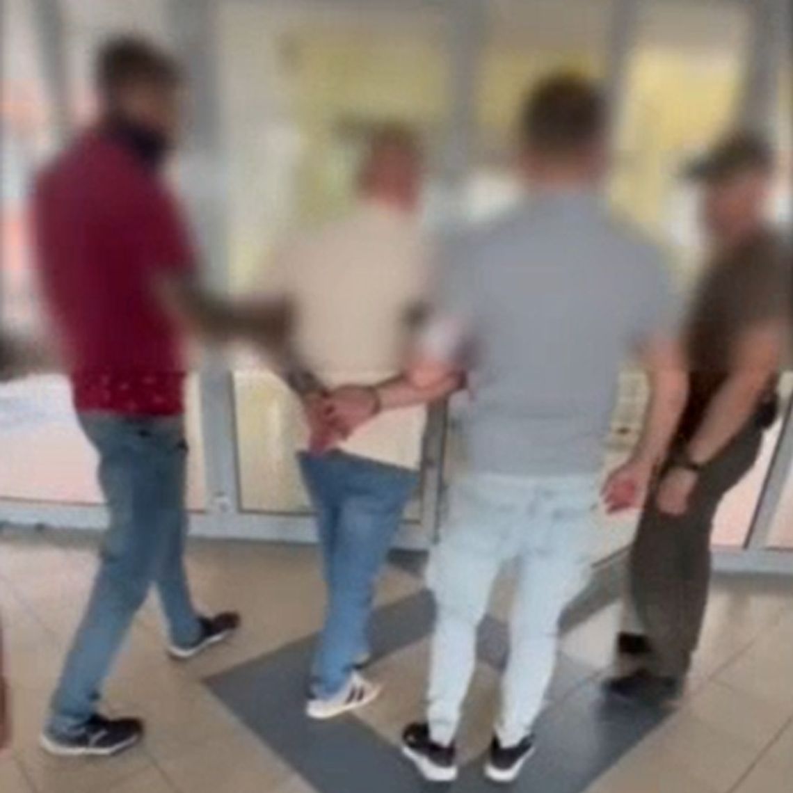 Dzień przed ślubem wpadł w ręce łowców głów. Nie pomogła ochrona wynajęta na uroczystość Dzień przed ślubem wpadł w ręce łowców głów. Nie pomogła ochrona wynajęta na uroczystość