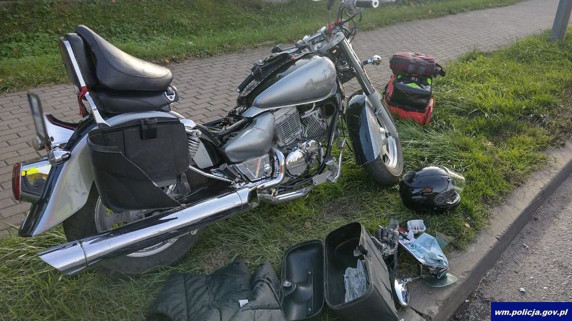 Dziewczyna prawdopodobnie nie widziała choppera i wymusiła. Motocyklista ranny po zderzeniu Komenda Powiatowa Policji w Piszu