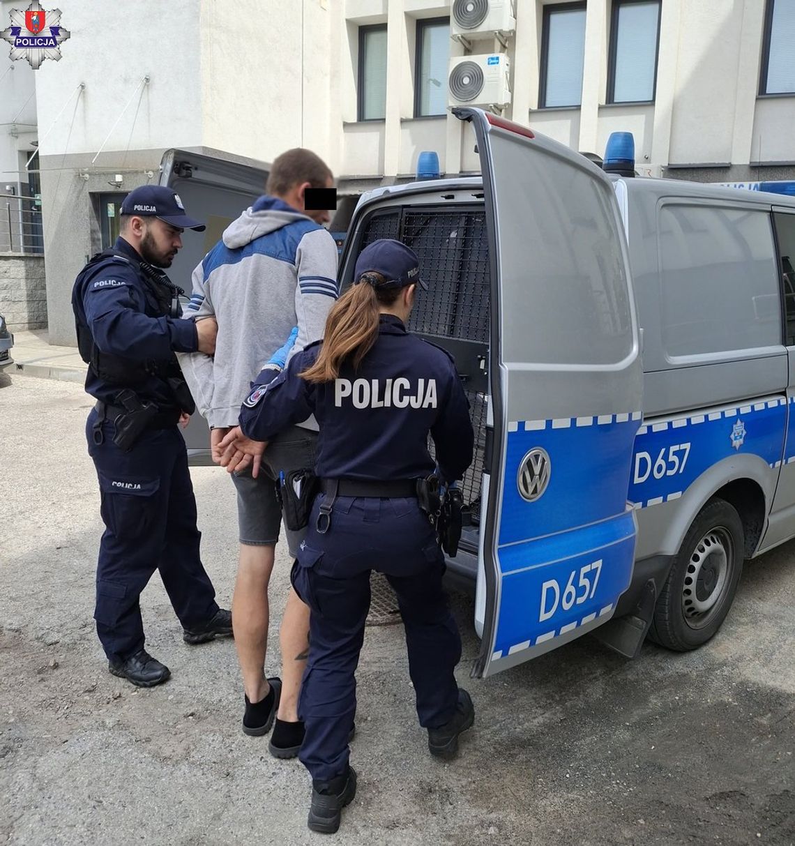 Dziewięć listów gończych i ucieczka za granicę. Policjanci zatrzymali ściganego 38-latka