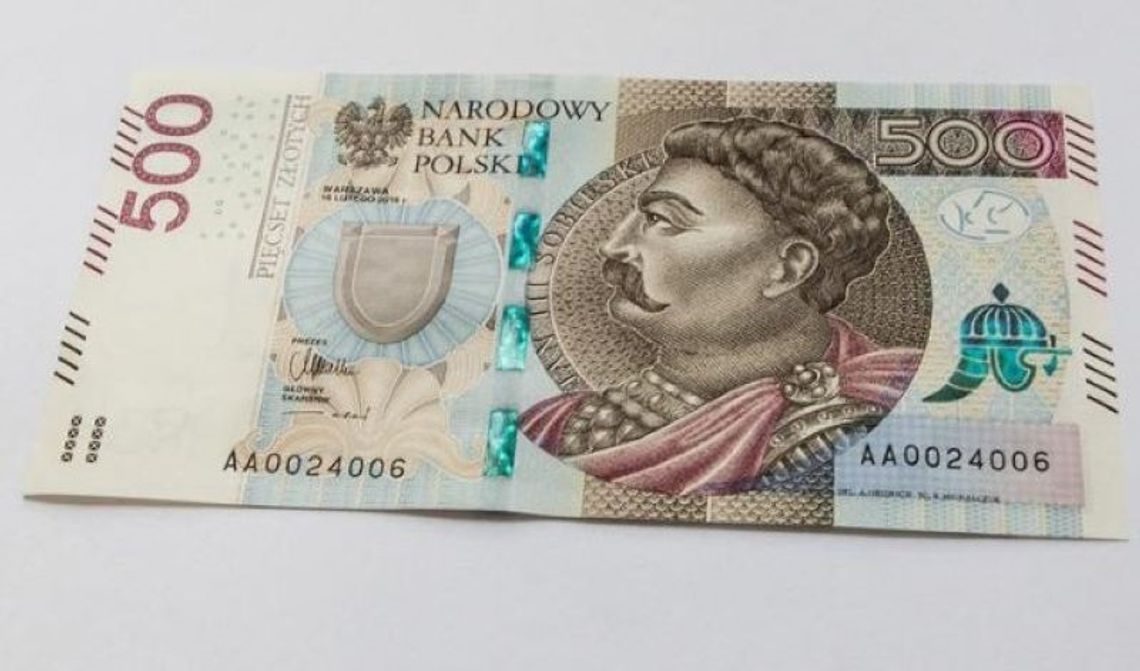 Fałszywe banknoty 500-złotowe w obiegu. Policjanci informują, jak je rozpoznać