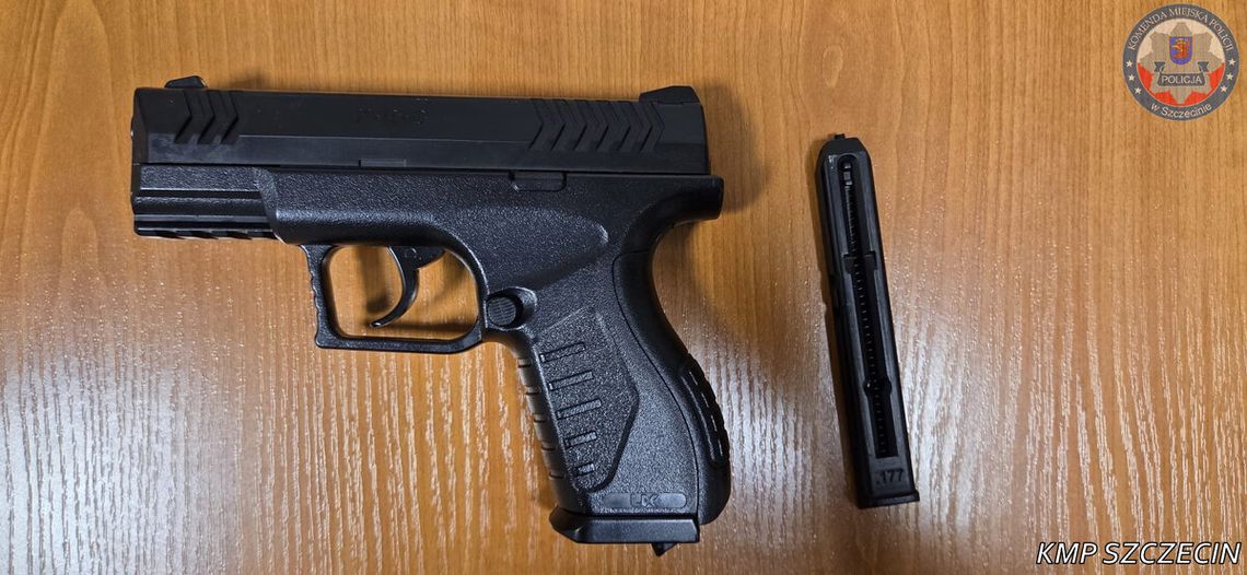 Gaz, pałka i pistolet w rękach nastolatków. Dwaj chłopcy sprawcami serii brutalnych napadów
