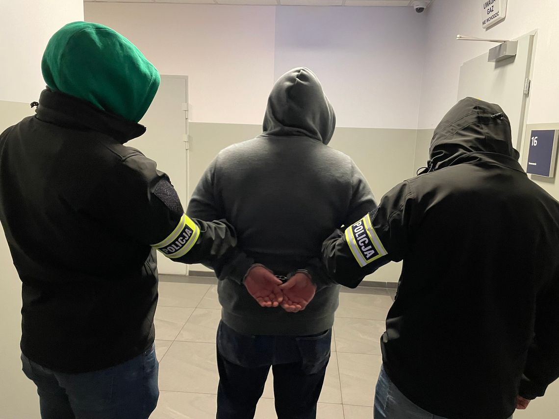 Gdy miał 15 lat razem z kolegą zabił człowieka. Po skazaniu ukrywał się przez kilka miesięcy