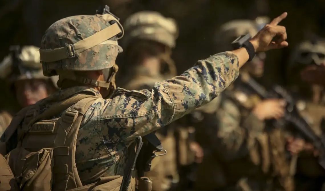 Generał z USA obiecał seniorce, że przyleci do Polski i z nią zamieszka. Kobieta straciła 15 tysięcy