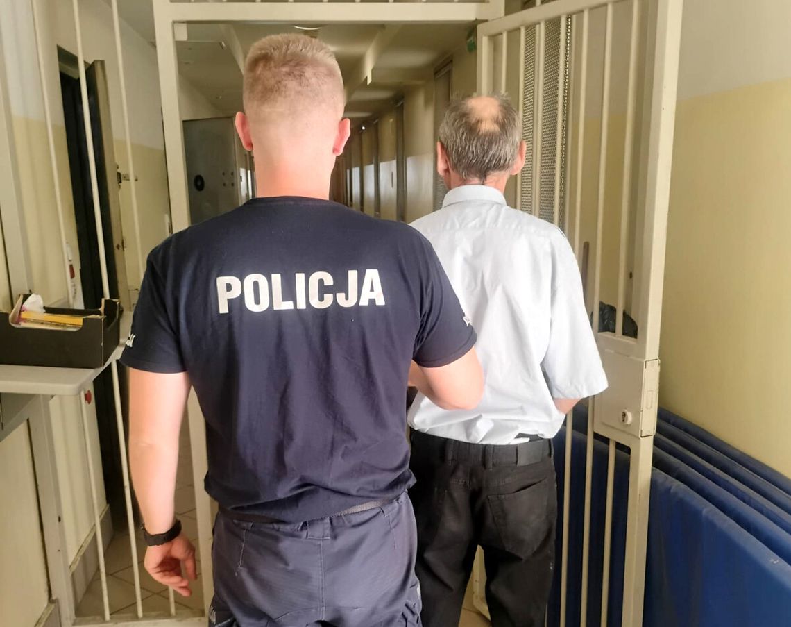 Groził mężczyźnie śmiercią, potem zaatakował tłuczkiem do mięsa. 60-latek zatrzymany Groził mężczyźnie śmiercią, potem zaatakował tłuczkiem do mięsa. 60-latek zatrzymany