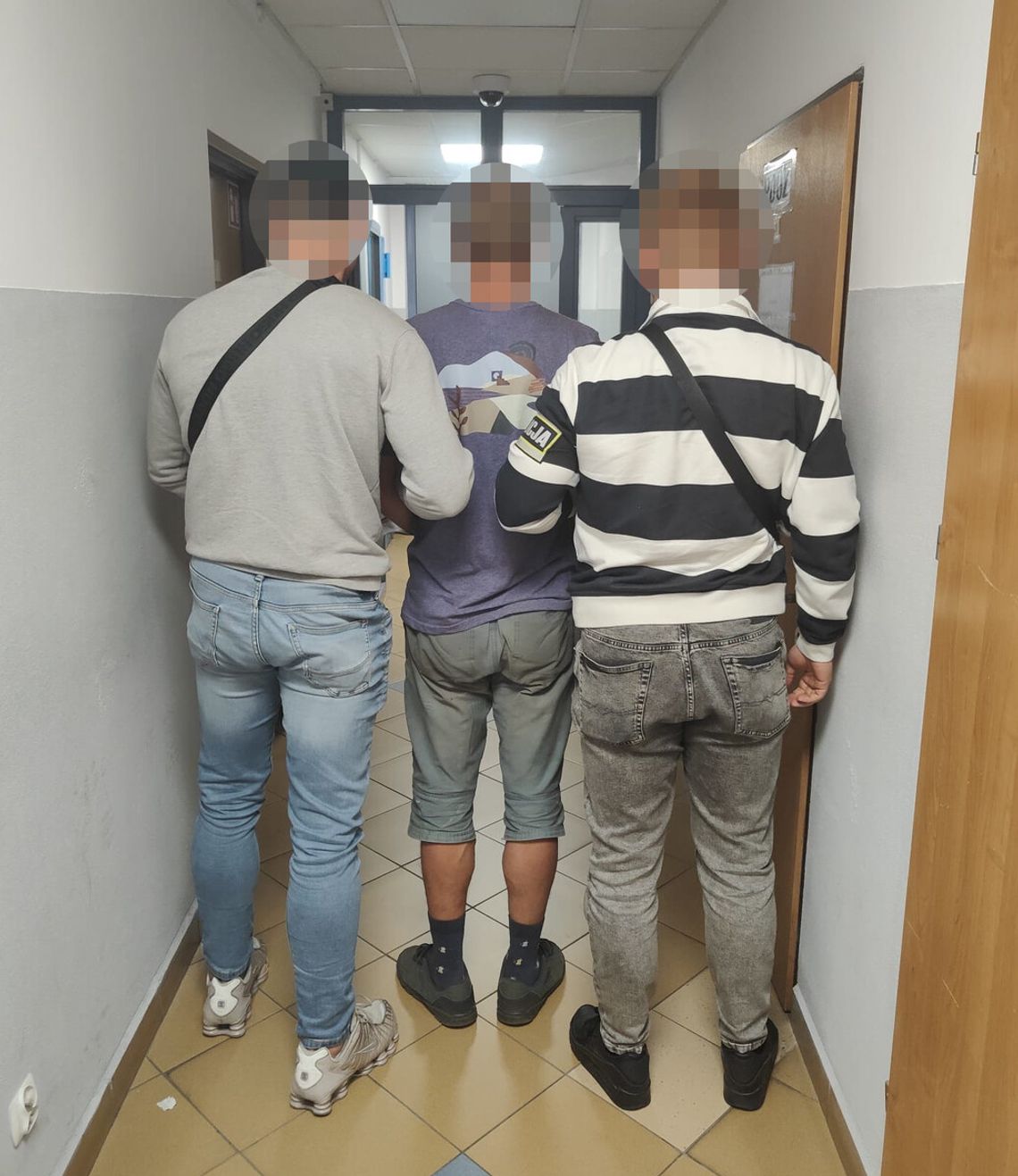 Groził znajomemu śmiercią i zaatakował nożem. Wcześniej miał strzelać do niego z kuszy Groził znajomemu śmiercią i zaatakował nożem. Wcześniej miał strzelać do niego z kuszy