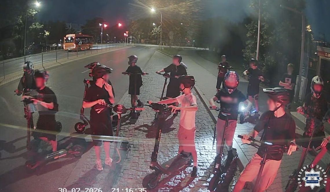 Grupa dzieciaków na hulajnogach elektrycznych opanowała ulice w mieście. Policja ich namierza Grupa dzieciaków na hulajnogach elektrycznych opanowała ulice w mieście. Policja ich namierza