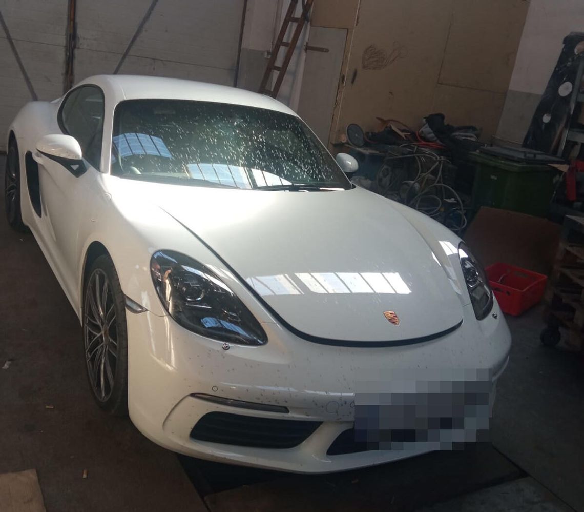 Grupa "Kobra" odzyskała kradzione porsche za 350 tysięcy złotych. Zatrzymany 47-letni paser