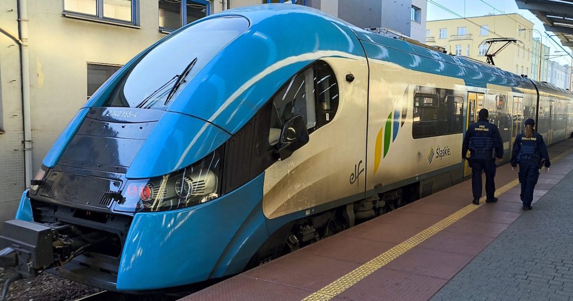 Grupa nastolatków podróżowała na sprzęgu zaczepowym pociągu. Strażnicy zatrzymali 14-latka z Ukrainy