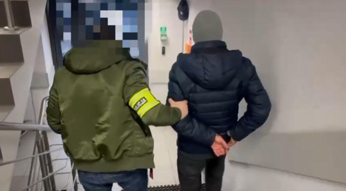 Gruzin miał walizkę do otwierania samochodów. Wpadł na gorącym uczynku, jego kolega zdołał zwiać