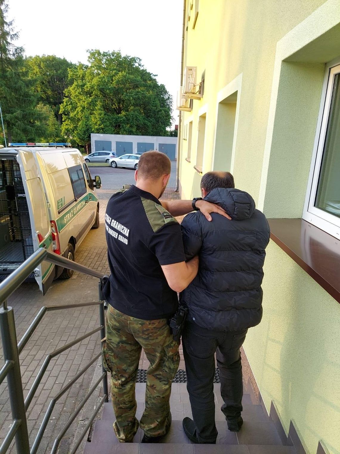 Gruzin zatrzymany za organizowanie nielegalnej imigracji. Przerzucał 37 Afgańczyków i Turków