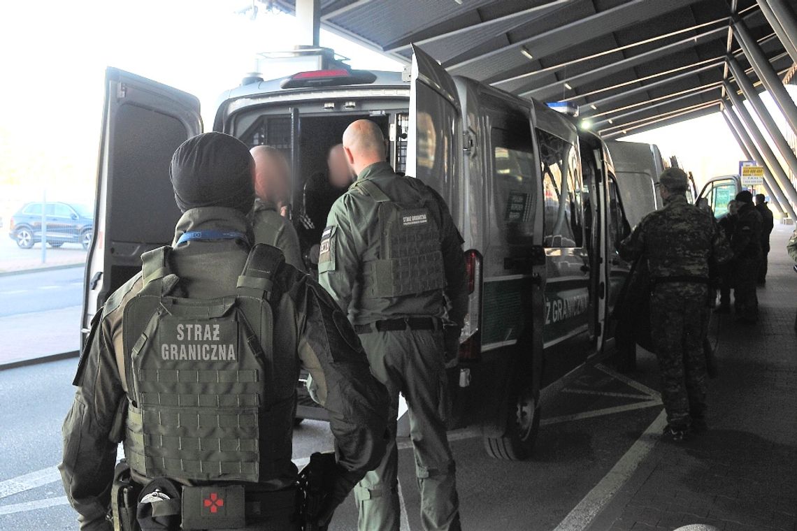 Gruzini sprawiali kłopoty i byli zagrożeniem w Polsce. Dziesięciu przestępców opuściło nasz kraj