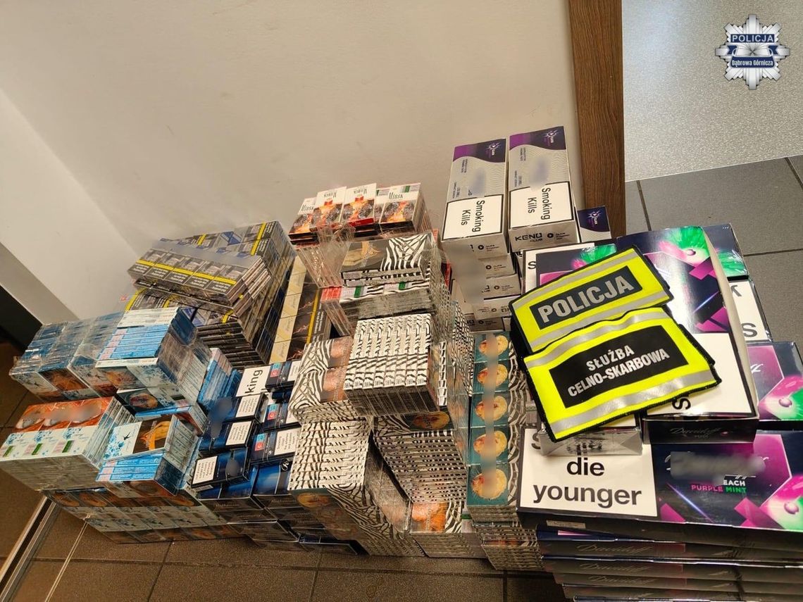 Handlowała lewym tytoniem w mieszkaniu. Policjanci i celnicy znaleźli aż 40 tysięcy papierosów Handlowała lewym tytoniem w mieszkaniu. Policjanci i celnicy znaleźli aż 40 tysięcy papierosów