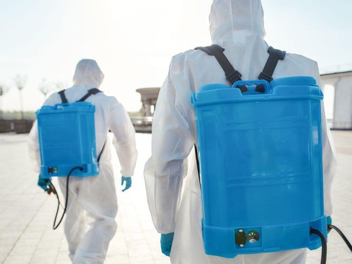 Jak szybko musi przyjechać firma sprzątająca po zgonach? Czas reakcji a bezpieczeństwo mieszkańców