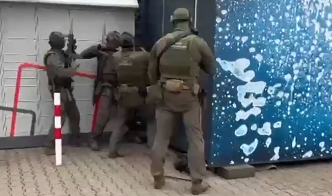 Jaskinia hazardu ukryta w kontenerze. Do środka można było się dostać tylko po selekcji