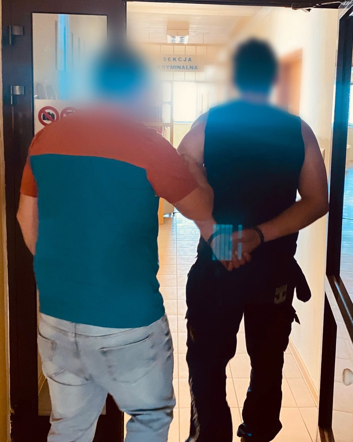 Jechał bez prawka i po narkotykach. Podczas kontroli zaoferował policjantom łapówkę