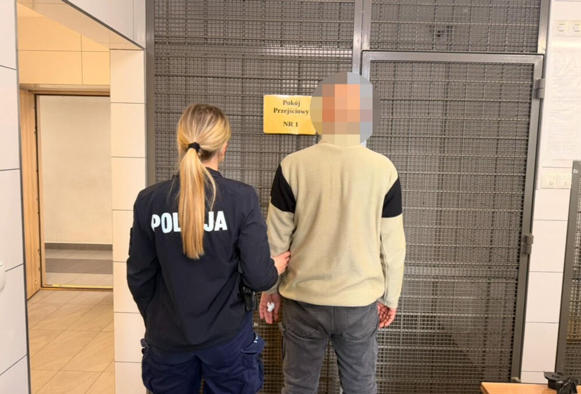 Jechał bez świateł, podczas kontroli bardzo się zdenerwował. Policjanci znaleźli przy nim narkotyki