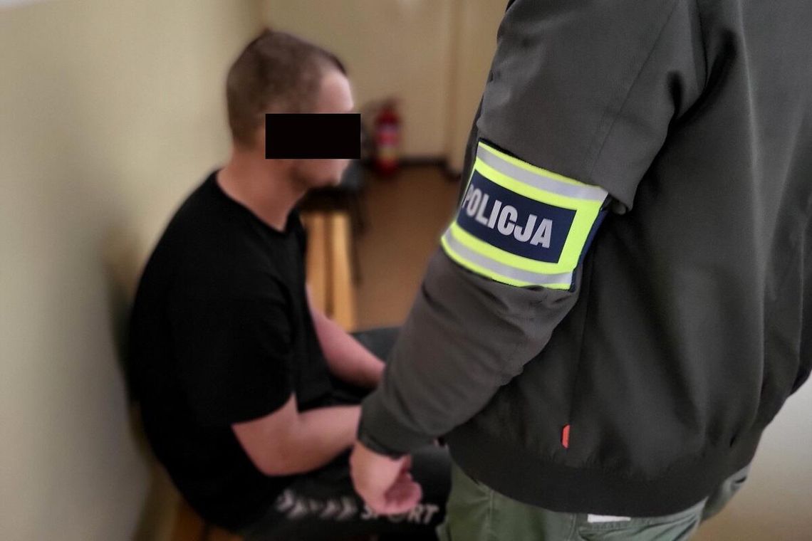 Jechał do pracy, dotarł do więzienia. Policja zatrzymała poszukiwanego listem gończym 23-latka