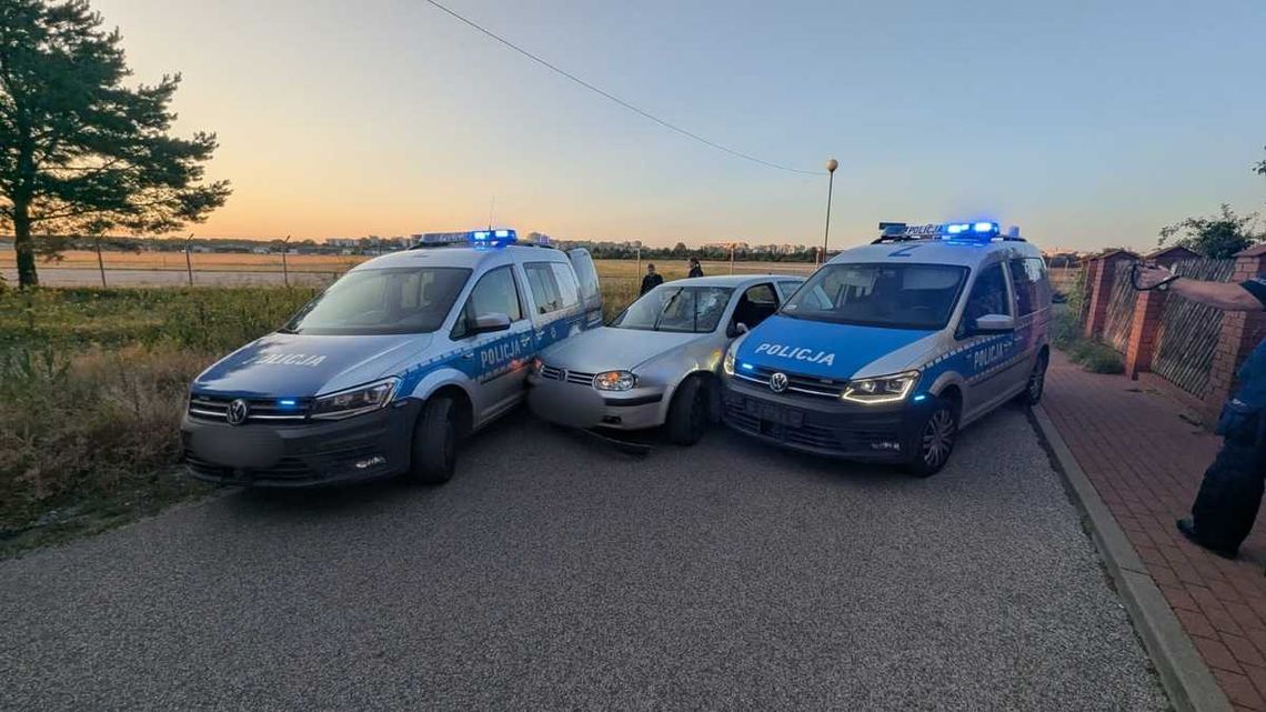 Jechał ekspresówką "pod prąd" i próbował spychać radiowóz. Pijany i poszukiwany próbował zbiec Jechał ekspresówką "pod prąd" i próbował spychać radiowóz. Pijany i poszukiwany próbował zbiec