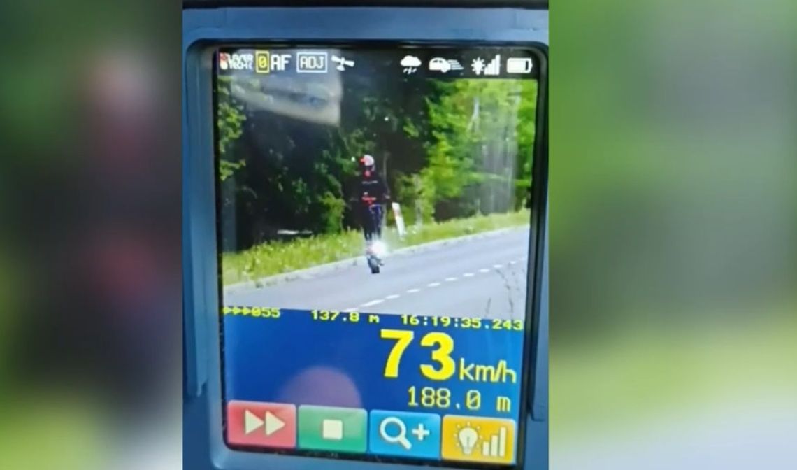 Jechał hulajnogą, trafił na suszarkę. Policjanci wlepili mu 1500 złotych mandatu