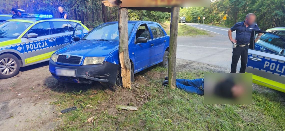 Jechał pod prąd i przejeżdżał na czerwonym świetle. Ucieczkę przed policją zakończył na reklamie