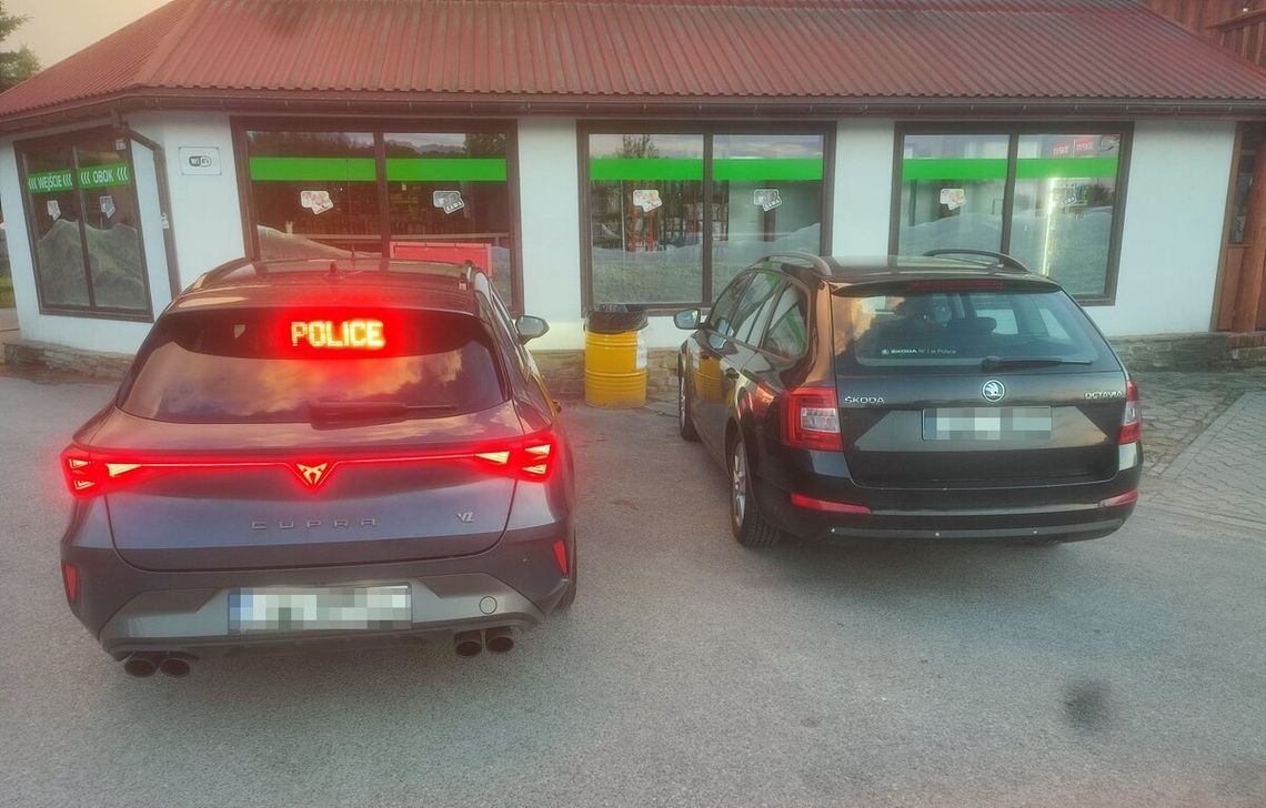 Jechał przez wieś ponad 100 km/h, mając ponad 2 promile alkoholu. Teraz grozi mu więzienie