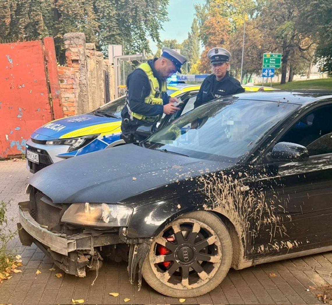 Jechał z urwanym zderzakiem, a na widok policji zamienił się miejscami z koleżanką. Potem było tylko gorzej Jechał z urwanym zderzakiem, a na widok policji zamienił się miejscami z koleżanką. Potem było tylko gorzej